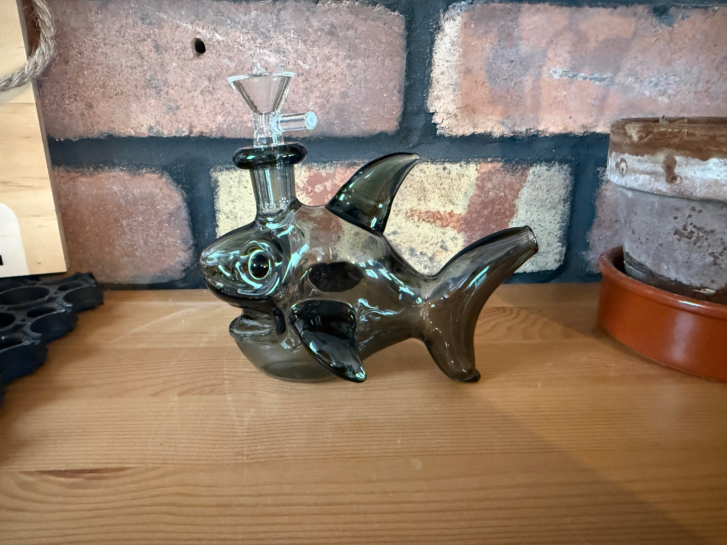 Handcrafted Shark Shaped Glass Bong Compact | 14.5 mm